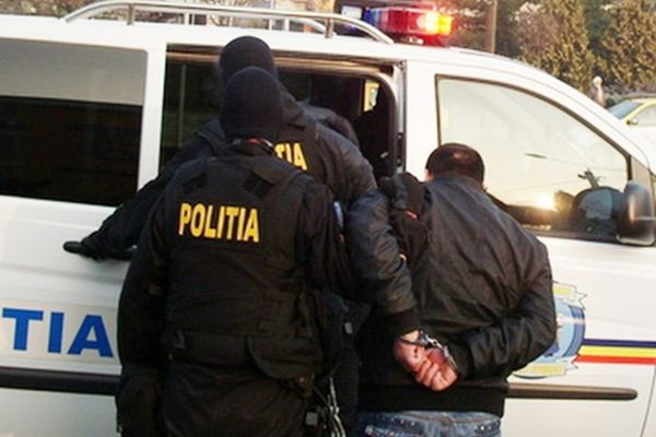 Un bărbat s-a predat poliției pentru executarea pedepsei