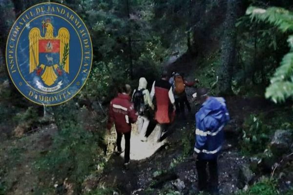 Turiste rătăcite în Munții Bucegi, salvate de jandarmii din Dâmbovița