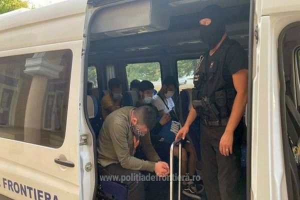 Grupare infracțională specializată în traficul de migranți destructurată la Dâmbovița