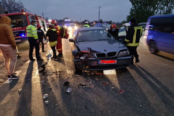 Accident la Crângurile! Două mașini avariate!