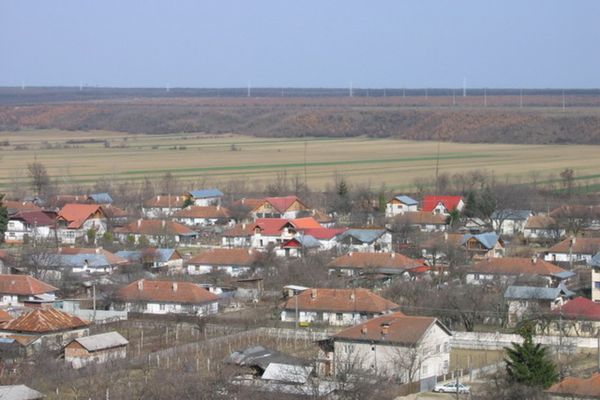 O localitate din Dâmbovița, în topul infectărilor, deși se află în carantină