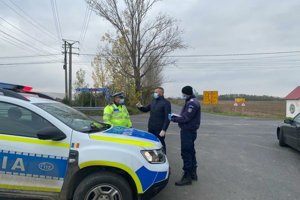 Filtre ale poliției în Valea Mare-Dâmbovița Se intră și se iese doar cu declarație 