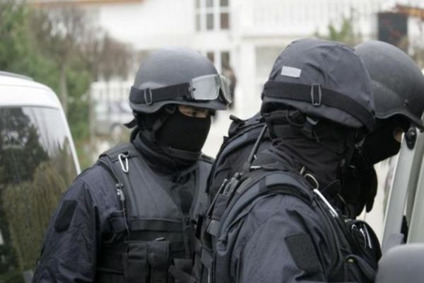 Amplă acțiune de percheziții domiciliare a procurorilor DIICOT și în Dâmbovița