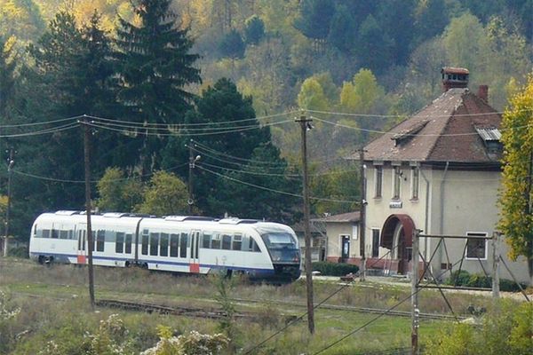 A fost reluată circulația feroviară pe ruta Pietroșița – Târgoviște – București