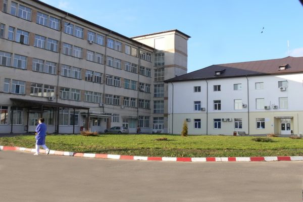 O femeie a născut pe cale naturală la un spital COVID, din Dâmbovița