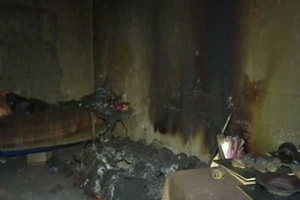 Un tânăr de 22 de ani a murit intoxicat cu fum în camera în care dormea