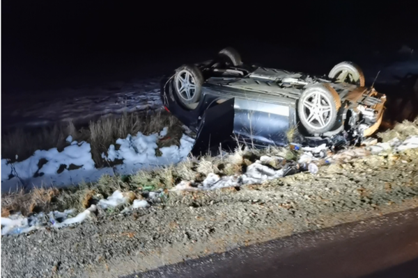 Trei persoane rănite într-un accident rutier, la Petrești