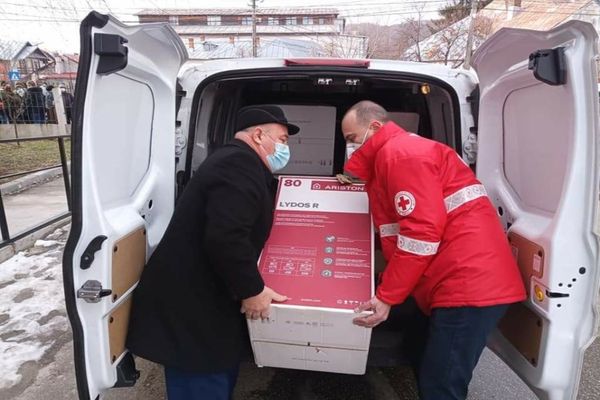 Donație de boilere pentru o școală din Moreni