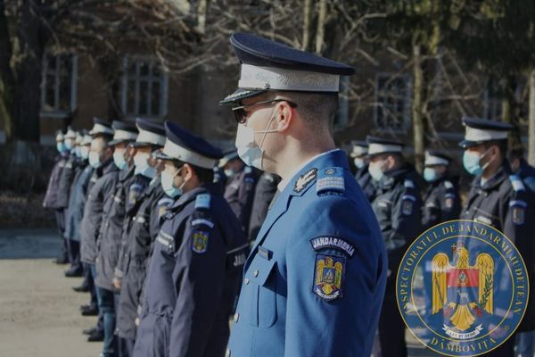 Ceremonie de trecere în corpul ofițerilor la Jandarmeria Dâmbovița