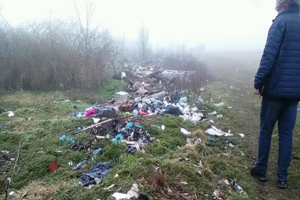 Primărie din Dâmbovița, amendată cu 15.000 de lei de inspectorii Gărzii de Mediu