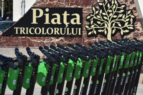 Târgoviște. 220 de trotinete electrice pot fi închiriate pentru plimbare și agrement