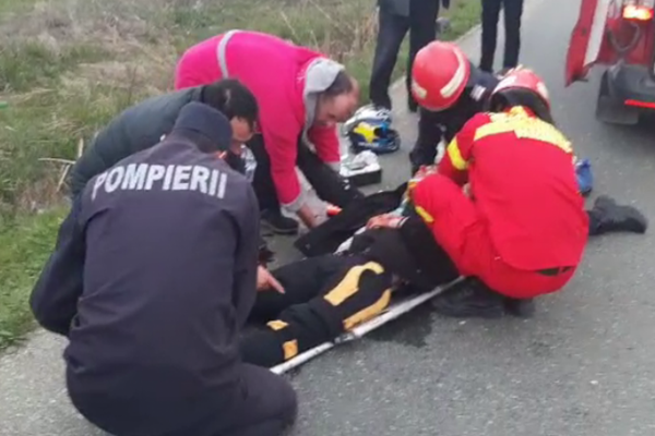 Motociclist de 20 de ani, accidentat grav, în Dâmbovița