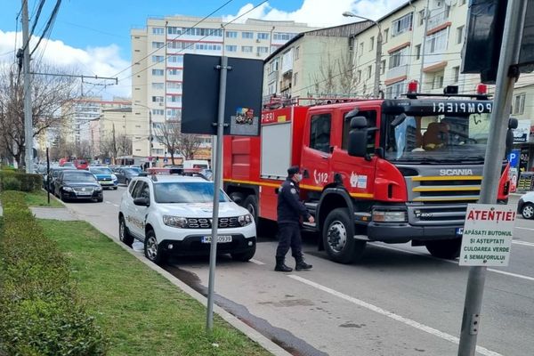 Incendiu la Judecătoria Târgoviște. 30 de persoane au fost evacuate