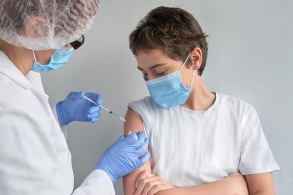 Maraton de vaccinare pentru adolescenți pe 31 mai și 1 iunie