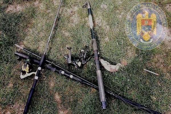 Dâmbovița: Zeci de amenzi date de jandarmi celor care pescuiau ilegal