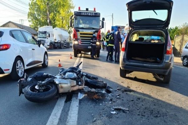 Accident grav în apropierea municipiului Târgoviște! Motociclist rănit, după ce a fost lovit de o mașină