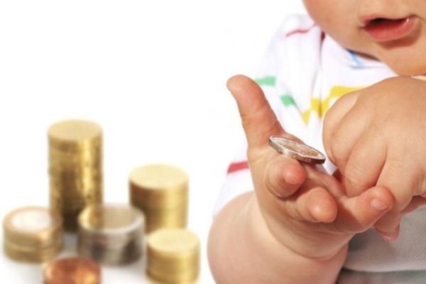 Decizie FINALĂ a deputaților: Alocațiile de stat pentru copii NU vor fi majorate în acest an, de la 1 iulie