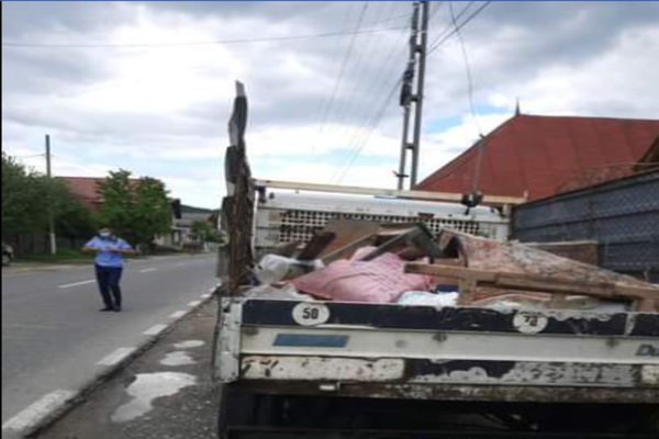 Persoană din Dâmbovița, amendată cu 30.000 lei după ce a fost prinsă transportând ilegal deșeuri!