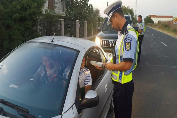 Dâmbovița. Zeci de amenzi aplicate de polițiști pentru starea tehnică a autovehiculelor