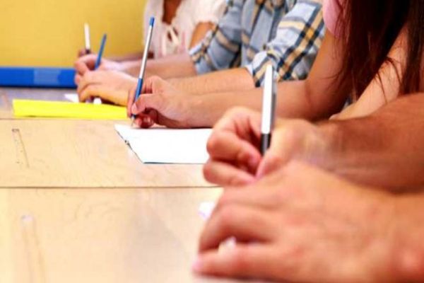 Titularizare 2021: Profesorii, tot mai slab pregătiți. 20% dintre candidați au luat note sub 5