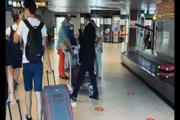 Cine are certificat digital Covid nu mai trece prin controlul DSP la Aeroportul Otopeni 