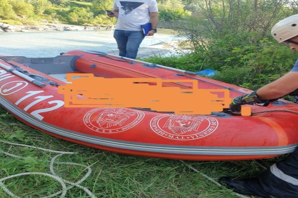 Descoperire șocantă în Dâmbovița. Trupul neînsuflețit al unui bărbat a fost găsit în râul Ialomița