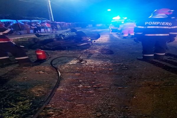 Accident pe DN 72 , în Dâmbovița. Un autoturism a ajuns în șanț