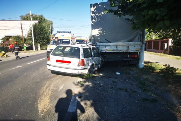 Dâmbovița. Femeie și fiica ei de 12 ani, rănite într-un accident