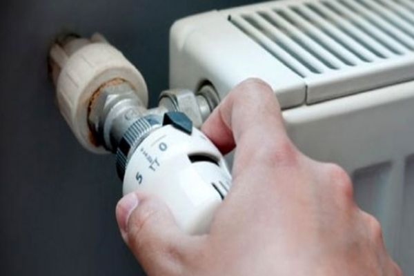 Cum vor fi reduse facturile la curent și gaze în funcție de venituri. Cine sunt beneficiarii 