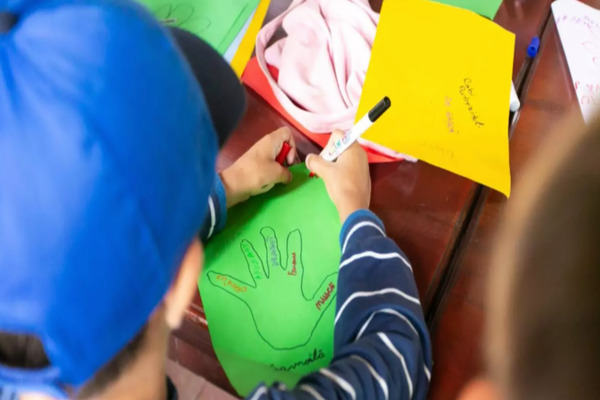 Devino voluntar pentru copiii din centrele de plasament. Povestea unei voluntare care a redescoperit sensul vieții