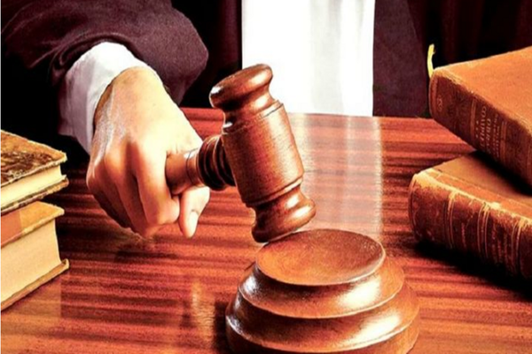 Dâmbovița. Control judiciar pentru medicul care a eliberat adeverințe de vaccinare anti-COVID