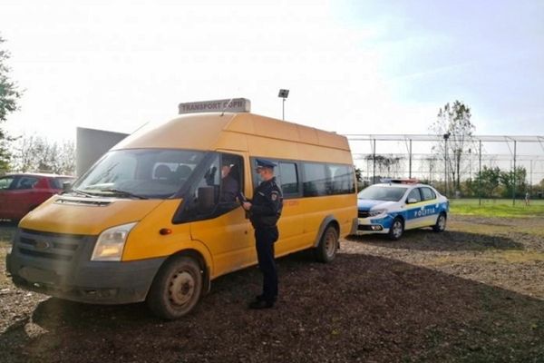Dâmbovița: Microbuzele școlare, la control! S-au aplicat amenzi record