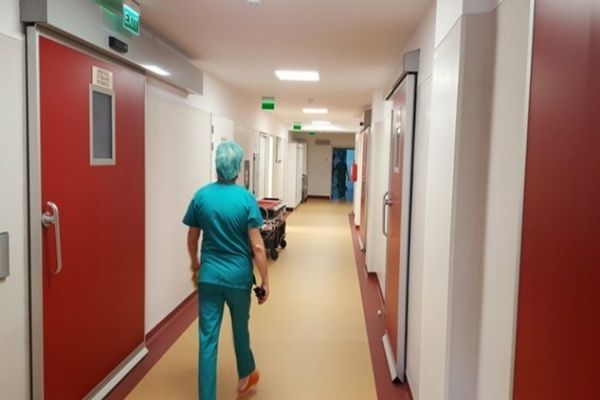 Doar 19 paturi libere la ATI-Covid, la nivel național. Majoritatea județelor și Capitala, fără niciun loc pentru pacienții în stare gravă