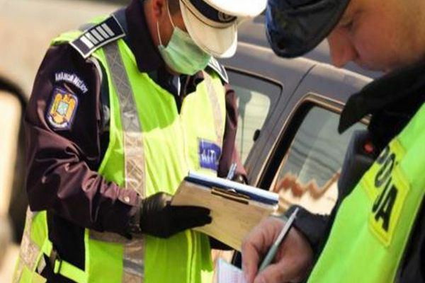 Dâmbovița: Sute de amenzi aplicate noaptea trecută de polițiști în urma unei razii