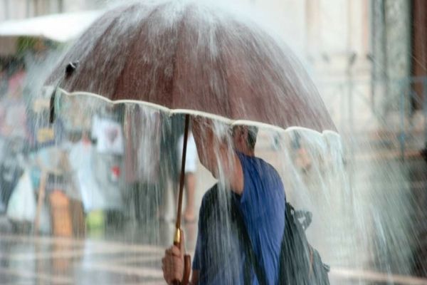 Cod portocaliu de ploi abundente în București, Dâmbovița, Ilfov și sudul țării