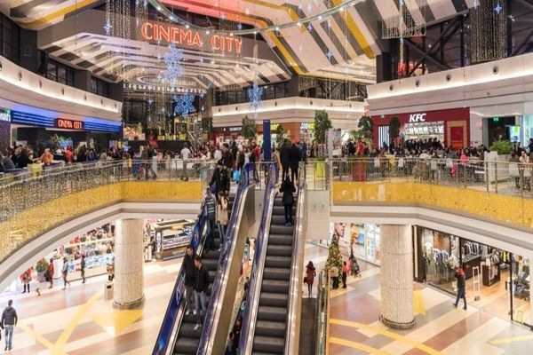 Nevaccinaţii pot intra în Mall-uri şi instituţii publice în anumite condiţii