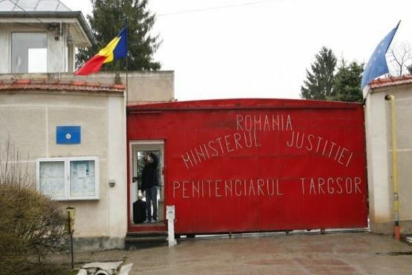 Ani grei de pușcărie pentru două femei din Dâmbovița. Au fost încarcerate pentru fapte de omor și trafic de minori