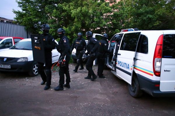 Operațiune de amploare a IGPR și DIICOT: 47 de acțiuni operative și 457 de percheziții