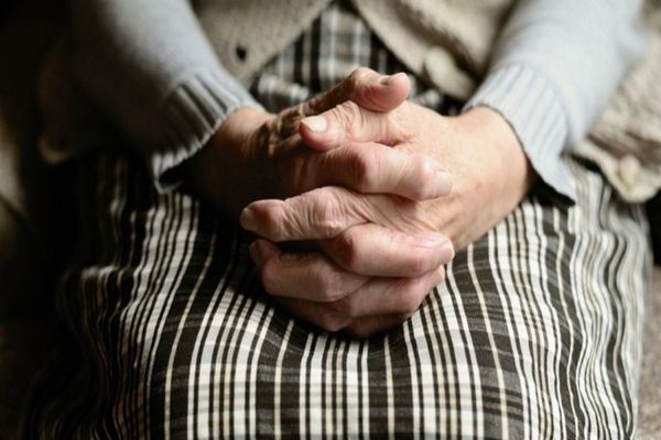 LEGILE PUTERII | Director asociație, semnal de alarmă: „60% dintre bătrâni se confruntă cu singurătatea”