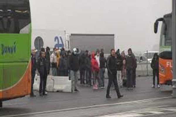 Condiții pentru românii care se întorc acasă de sărbători, anunțate de Ministerul Sănătății