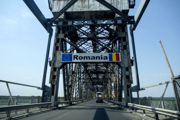 VIDEO | Formularul obligatoriu din 20 decembrie, la intrarea în România, poate fi completat de duminică. Vezi instrucțiunile