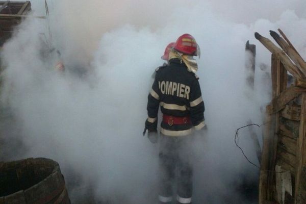 Dâmbovița: Găsit mort în propria locuință după ce s-a intoxicat cu fum