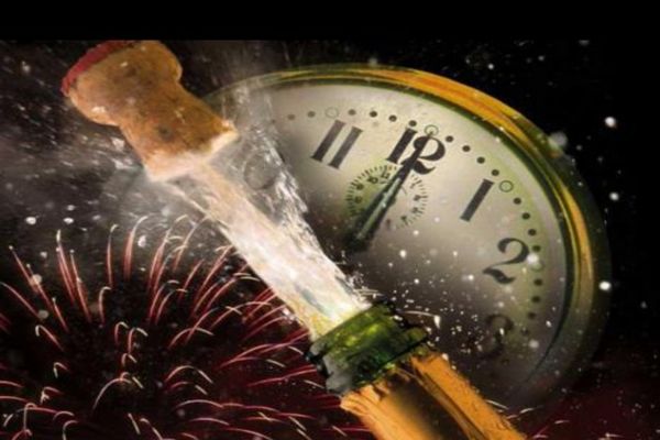 Superstiția la români: 12 boabe de struguri albi mâncate de Revelion vor asigura 12 luni pline de sănătate și belșug