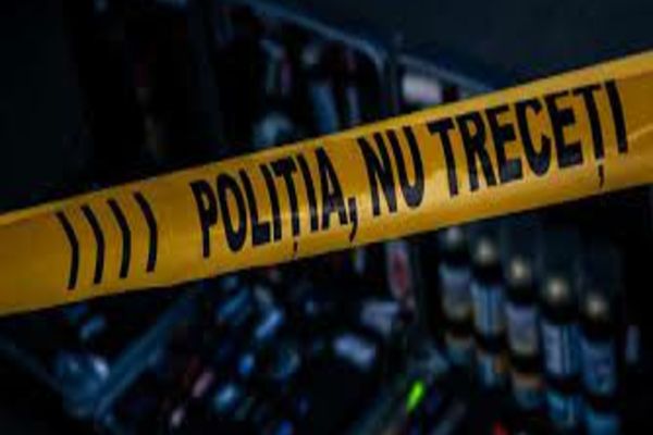 Dâmboviţa. Un bărbat a sunat la 112 să anunţe că şi-a omorât vecinul
