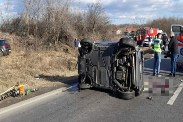 Dâmboviţa. Șoferul de 53 de ani, rănit grav în accidentul de la Tărtășești, a murit la spital