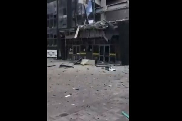 Bazin de înot din Mariupol, bombardat în timp ce adăpostea copii și gravide