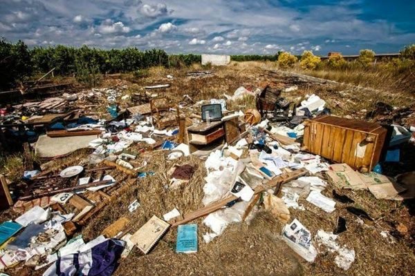 Moreni: Atenție unde aruncați gunoiul, amenzile sunt usturătoare!  