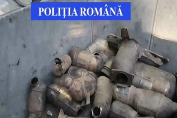 Dâmboviţa. Doi bărbaţi au fost arestați, după ce au au furat catalizatoare auto