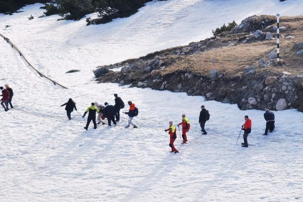 Munții Bucegi. 21 de turiști, la un pas de hipotermie. Intervenţia salvamontiștilor din Prahova și Dâmbovița