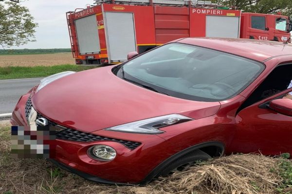 Accident violent pe DN 71, în Dâmboviţa. Două dintre victime au ajuns la spital